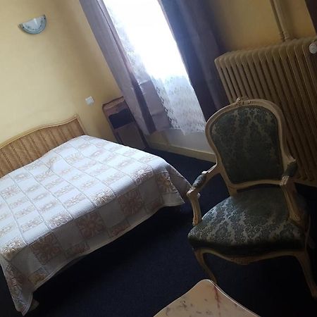 Hotel De La Cloche Sp Реймс Экстерьер фото