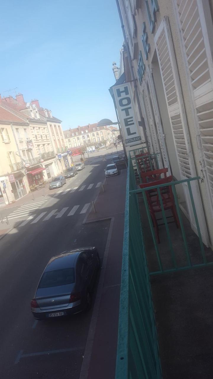 Hotel De La Cloche Sp Реймс Экстерьер фото