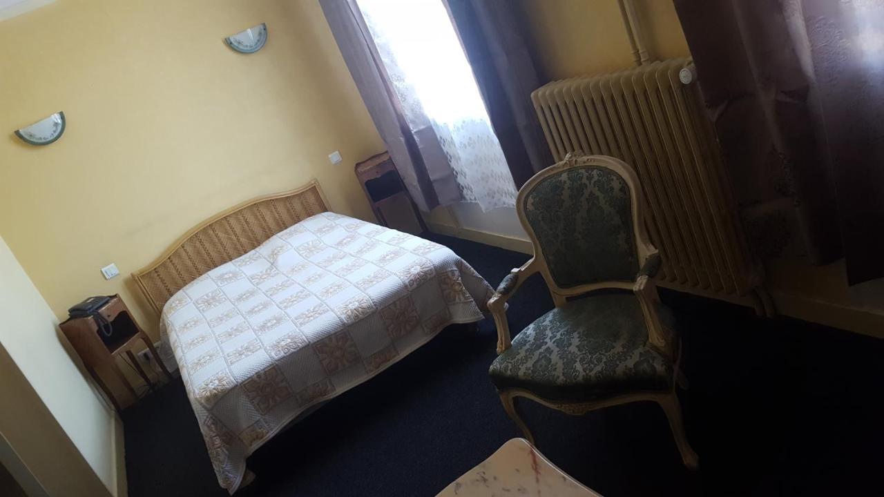 Hotel De La Cloche Sp Реймс Экстерьер фото