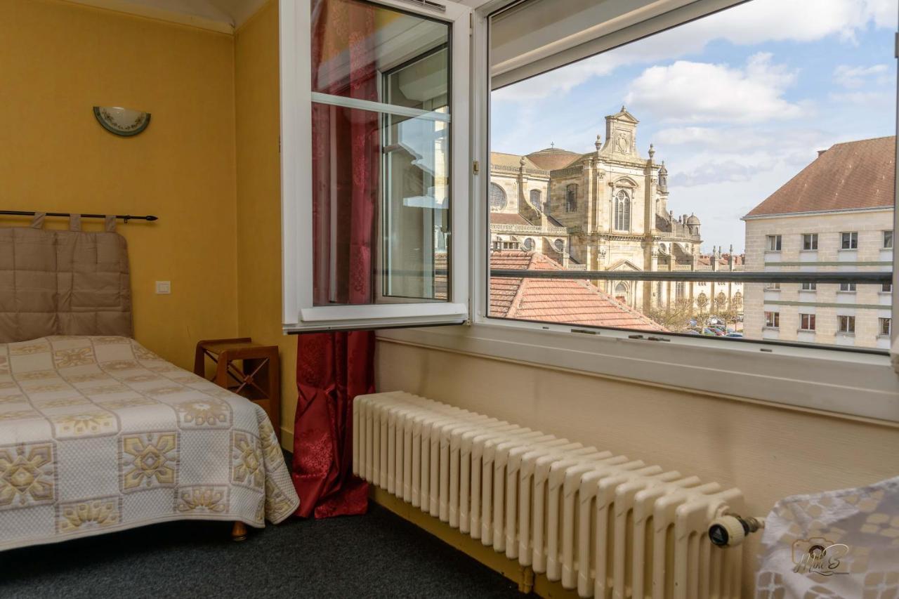 Hotel De La Cloche Sp Реймс Экстерьер фото