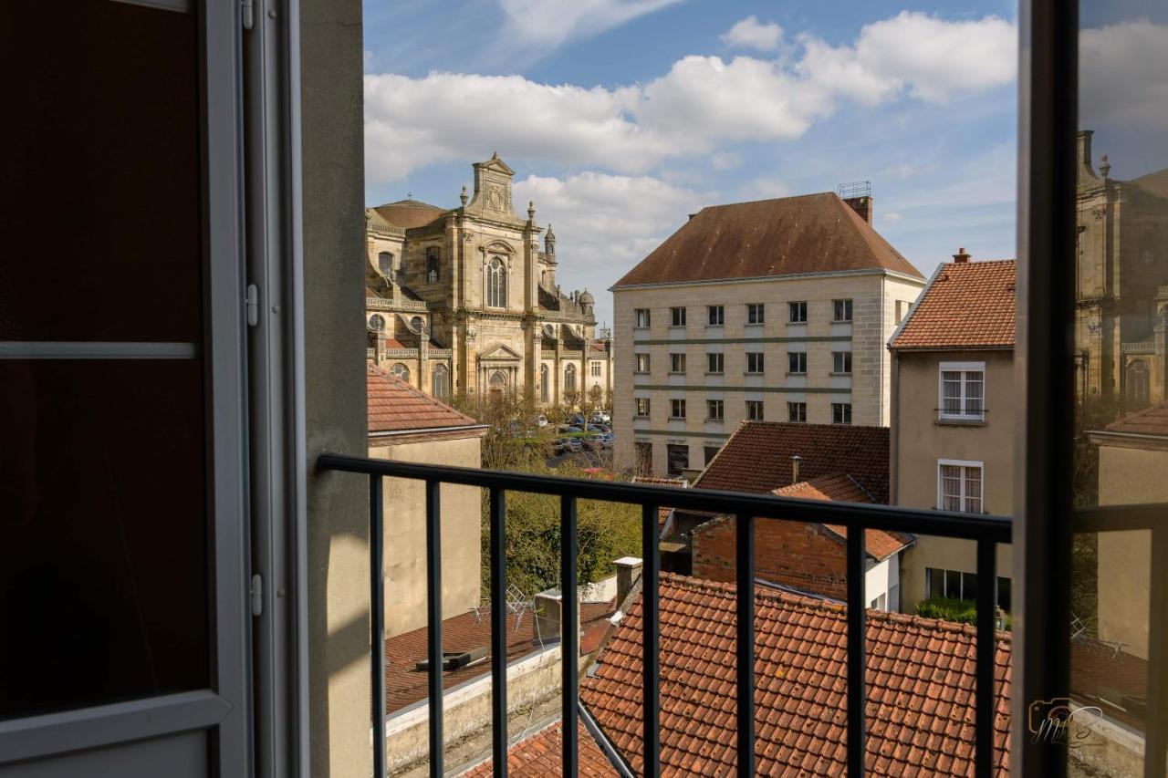 Hotel De La Cloche Sp Реймс Экстерьер фото